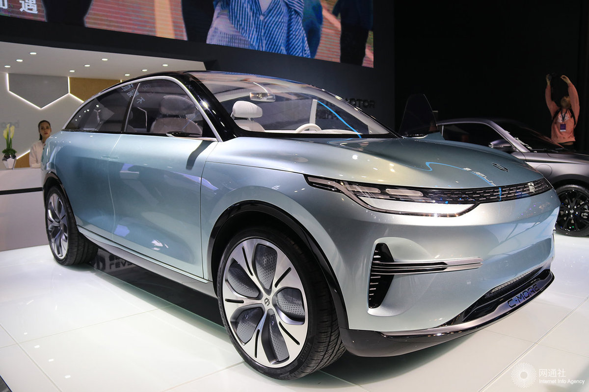 同时,leap in生物钥匙系统,指静脉识别解锁与人脸识别启动双重认证等