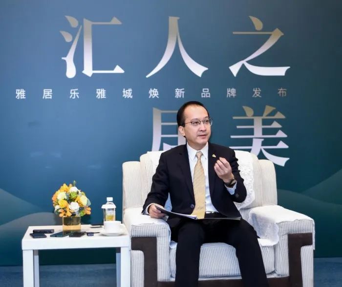 雅居乐集团副总裁潘智勇这样说,"市场上有单独的园林上市企业,也有