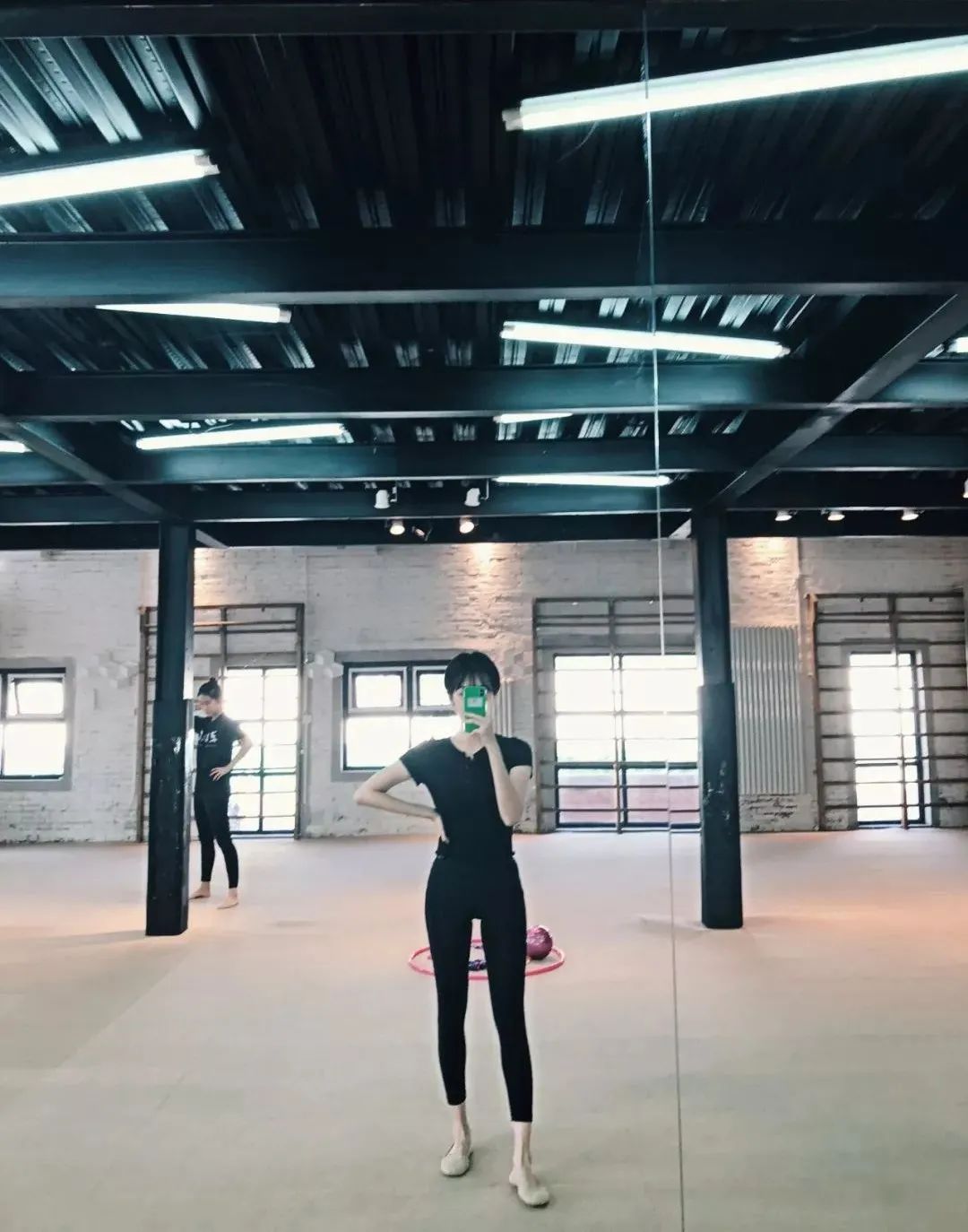 天使颜值魔鬼身材陈小纭运动会连夺两金这身材实在顶不住