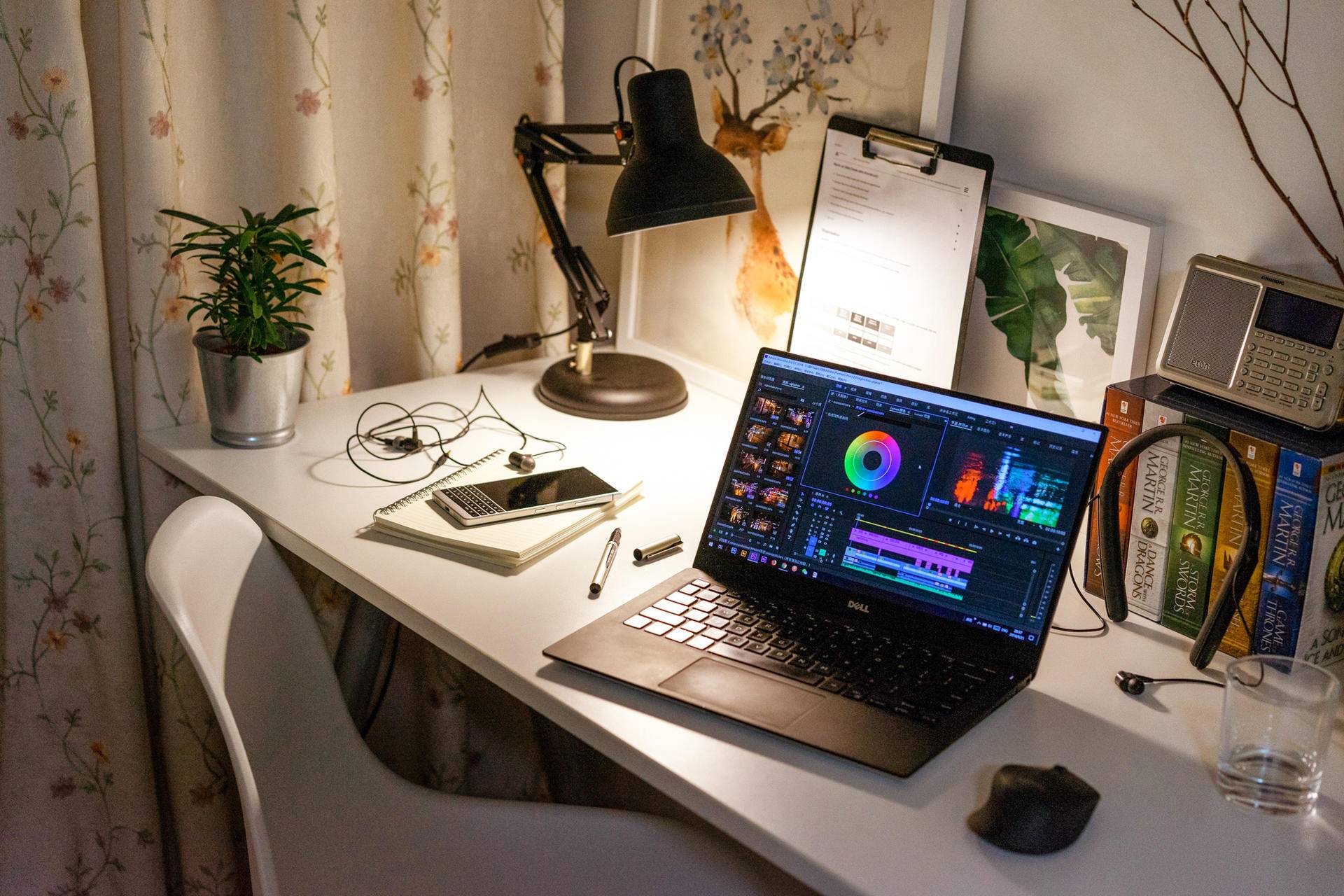 打造舒适的工作和娱乐角落,我这样布置桌面与房间