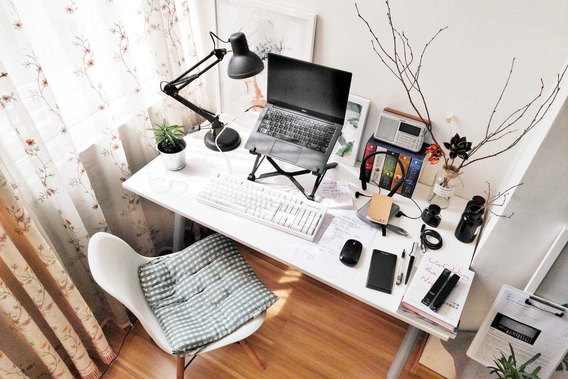 打造舒适的工作和娱乐角落,我这样布置桌面与房间|宜家|桌面|台灯