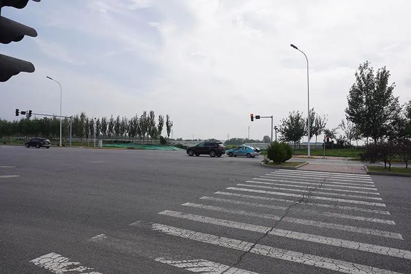 天津卓尔商城周边环境 李凯旋摄