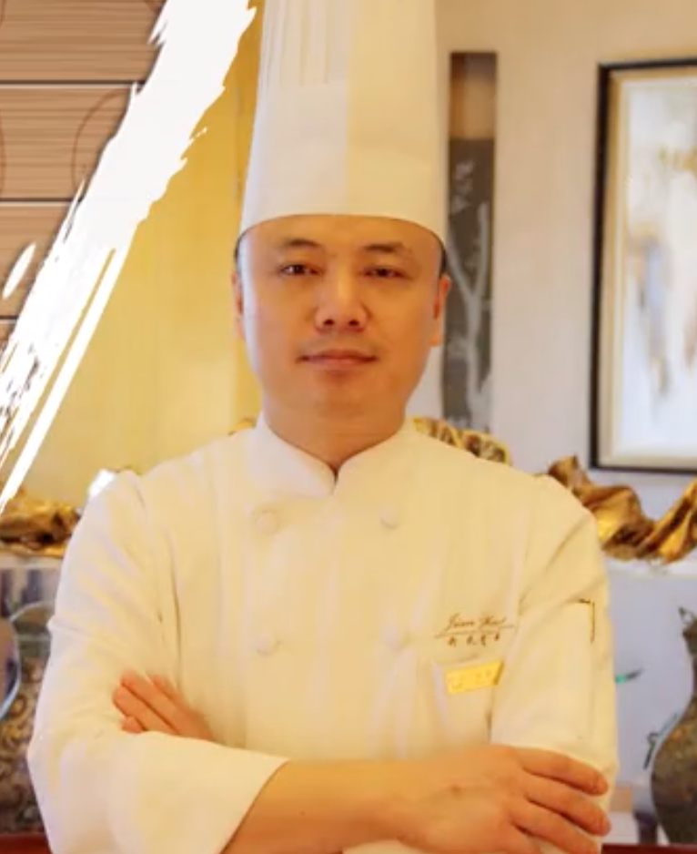 正文  由明星嘉宾邓明川亲手烹饪"五色米肉松饭团"   人气名厨张健手