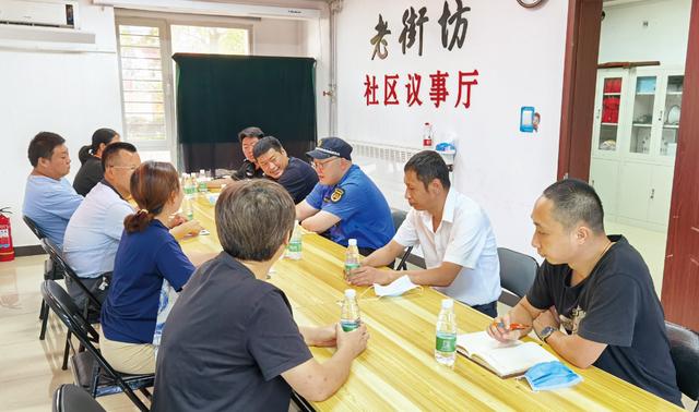 每月22日召开五方协调会,在景阳东街第二社区有些年头了.五方共