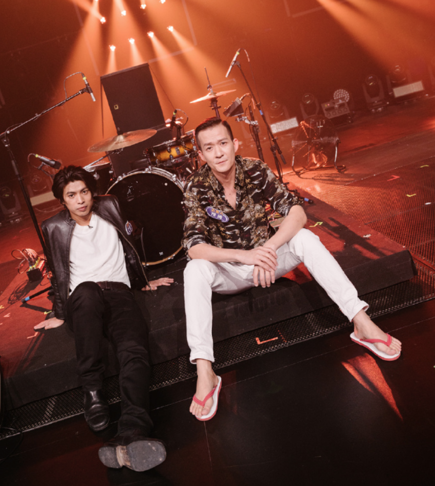 图:微博@乐队的夏天最后还安慰人家导演「我相信你可以找到更好的工作