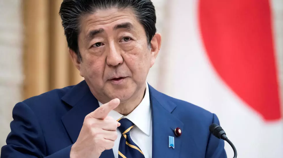 没庆功先进医院今天打破纪录成为日本第一人的安倍高兴不起来