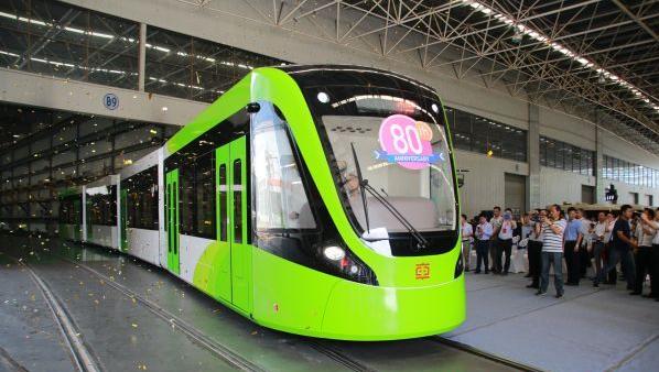 中国高能量型超级电容有轨电车下线,充电30秒能跑5公里|超级电容|有轨