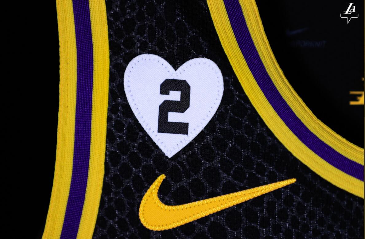 湖人公布g4穿的"黑曼巴"款球衣