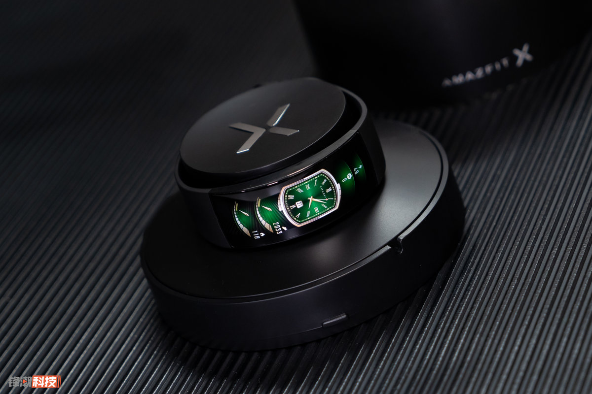 amazfitx概念手表图赏3d柔性曲面屏加持未来感十足