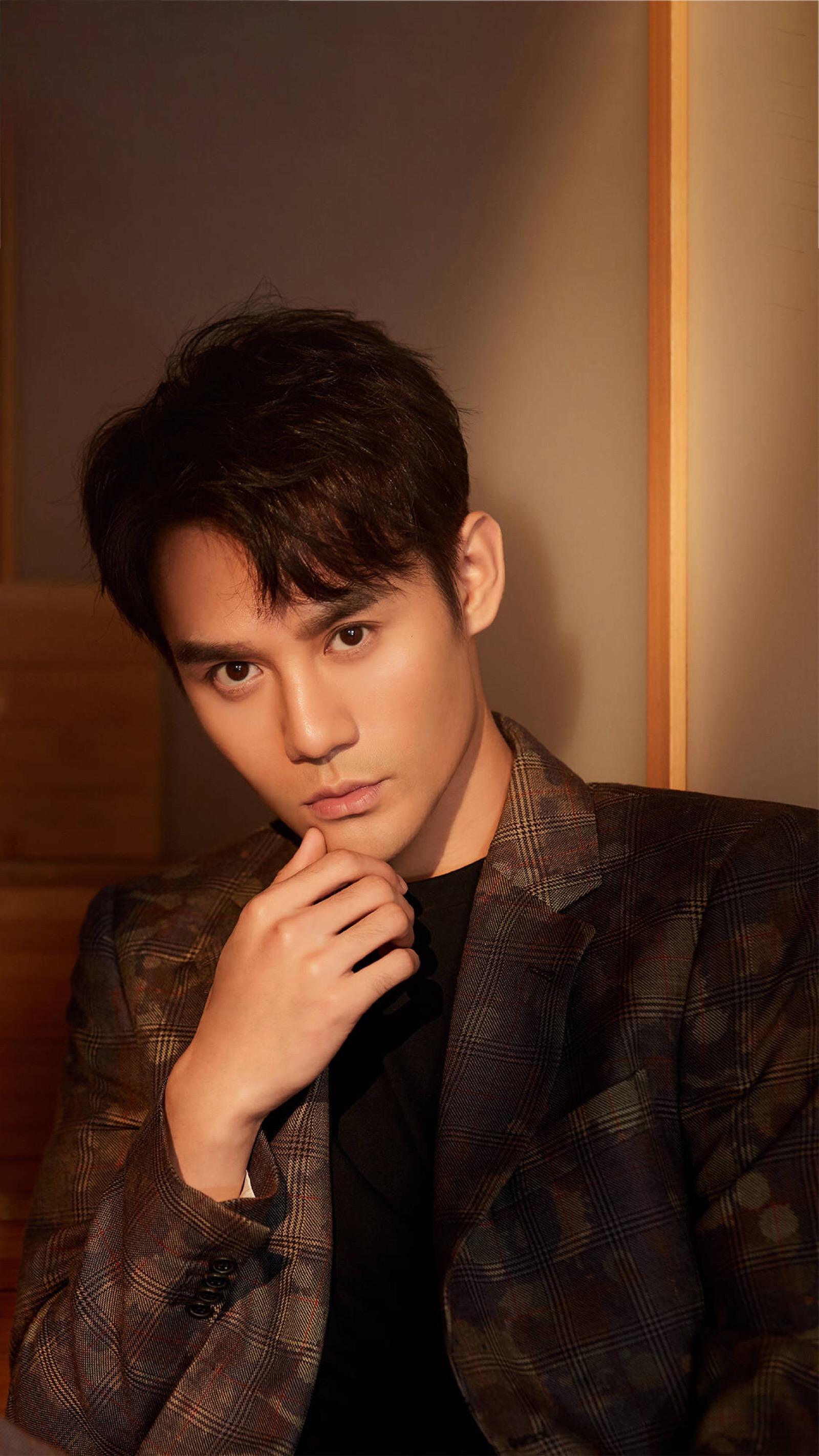 该工作人员语气激动感叹道:"要对王凯路转粉,真人太好了吧!