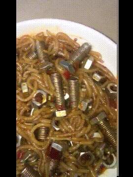 媳妇说老丈人来吃饭,让我做几个硬菜小兄弟,你这摩托不错,就是噪音有