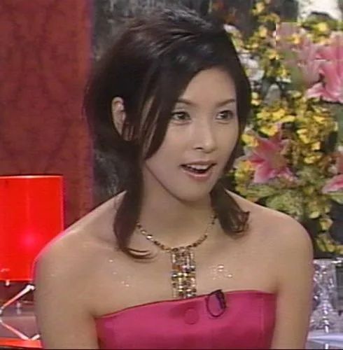 眼前的她,今年竟然60岁了|黑木瞳|许知远|宝冢_新浪新闻