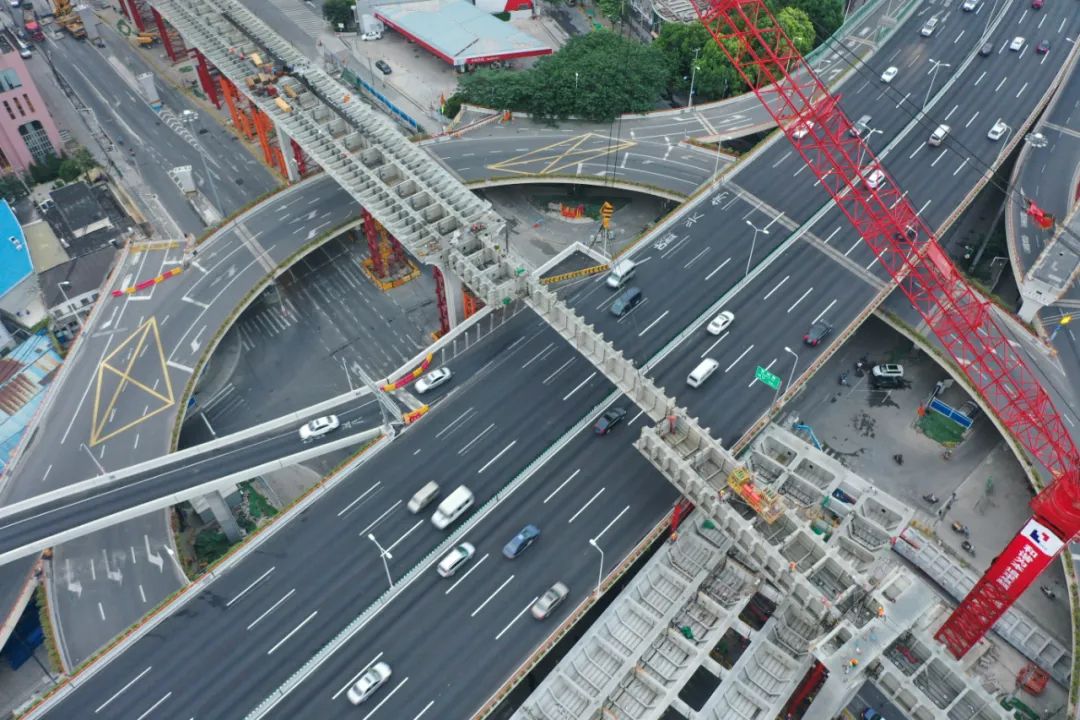 【提示】北横通道这个关键节点吊装最高点钢梁!