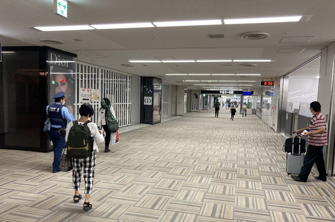成田机场的免税店都关了 （图源：西日本新闻，下同）