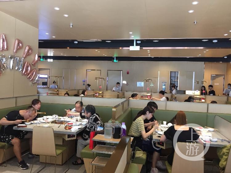 海底捞上半年收入97.6亿元,外送增长强劲收入超4亿元