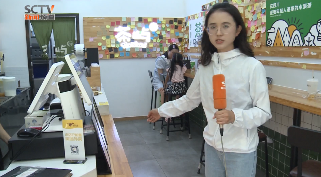 男子|12岁女孩奶茶店内无故被扇耳光，警方：打人男子有精神病史