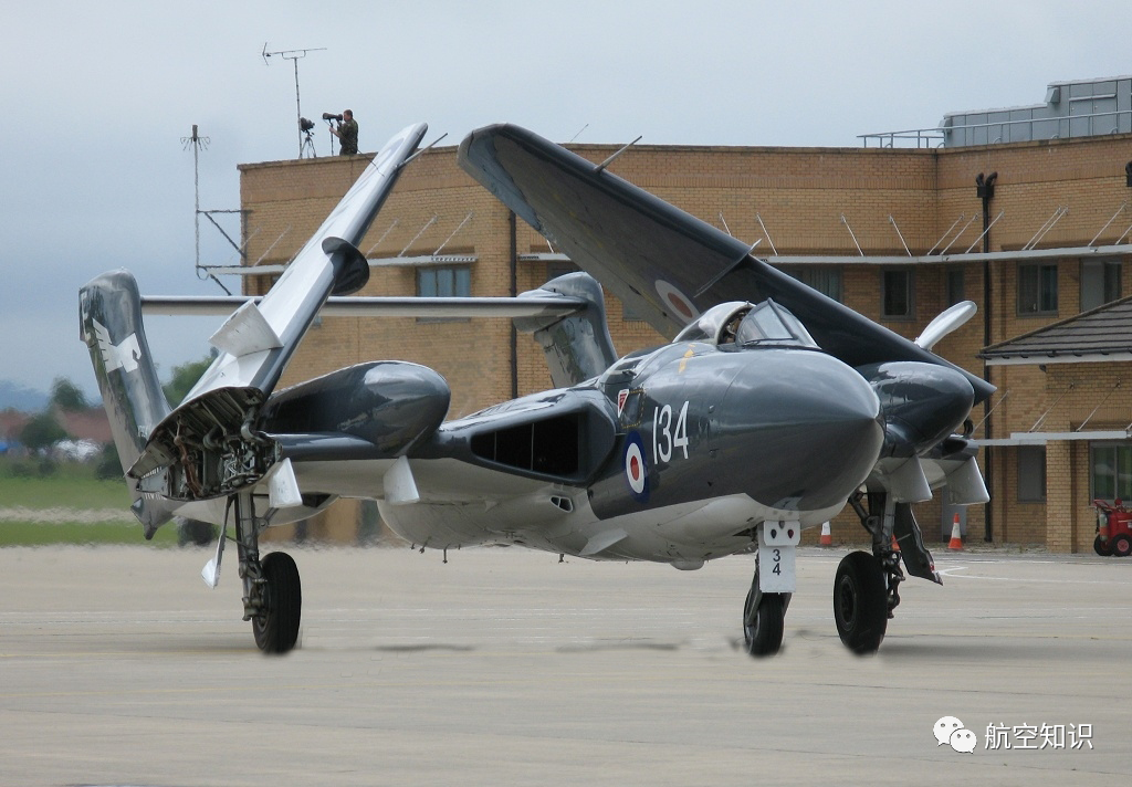 2舰载战斗机"海雌狐"舰载战斗机三视图221959年 福兰德"蚊蚋"轻型战斗
