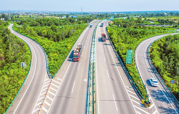 最美的风景在路上 山西拉开高速公路原生态绿色走廊建设大幕