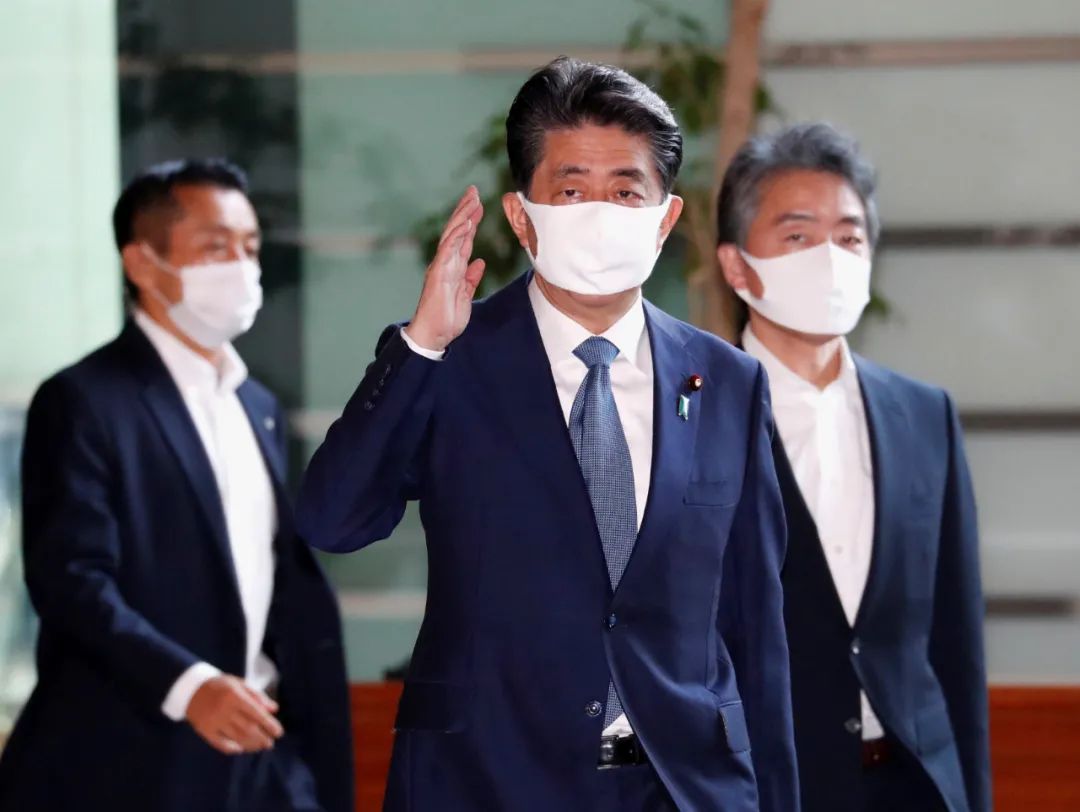 刚刚 安倍晋三正式宣布辞职 原因公布 新浪新闻 刚刚 安倍晋三正式宣布辞职 原因公布 新浪新闻
