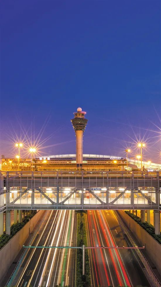 白云机场每增加100万人次旅客吞吐量,可拉动广州市gdp值29