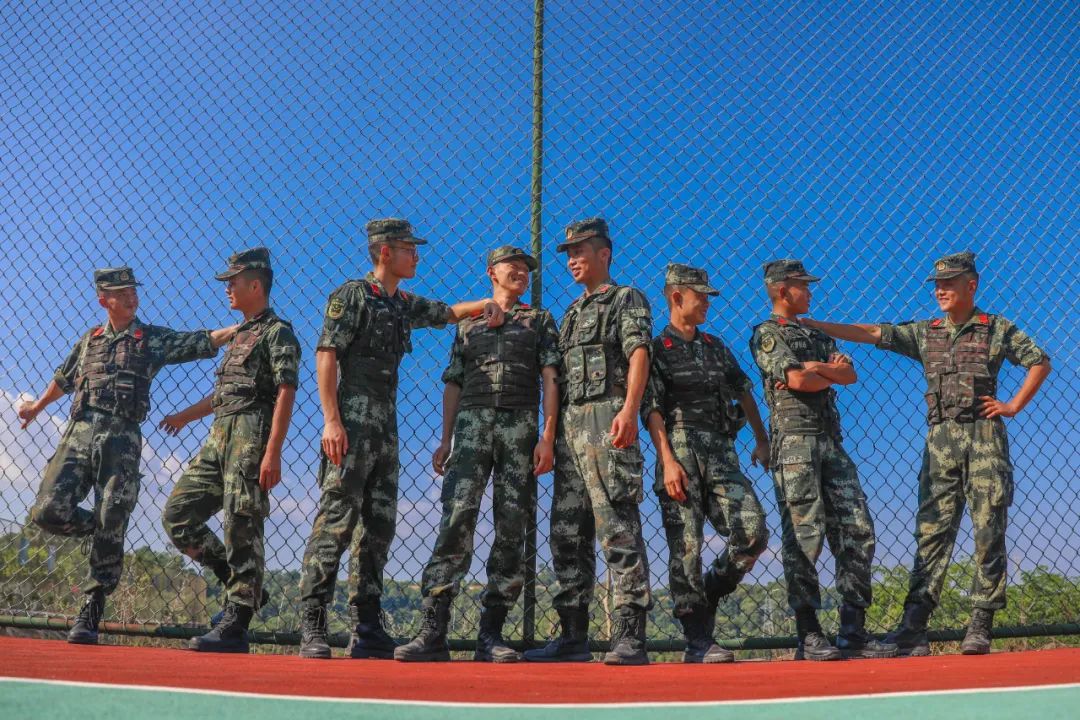 万州老兵军旅毕业照曝光帅到爆表