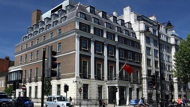 驻英国使馆发言人就有关中国外交官情况答记者问