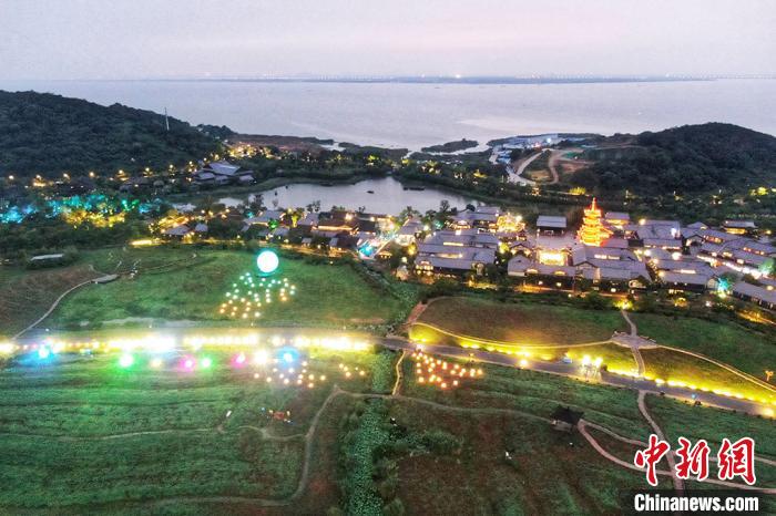 航拍无锡灵山小镇拈花湾"华灯初上"