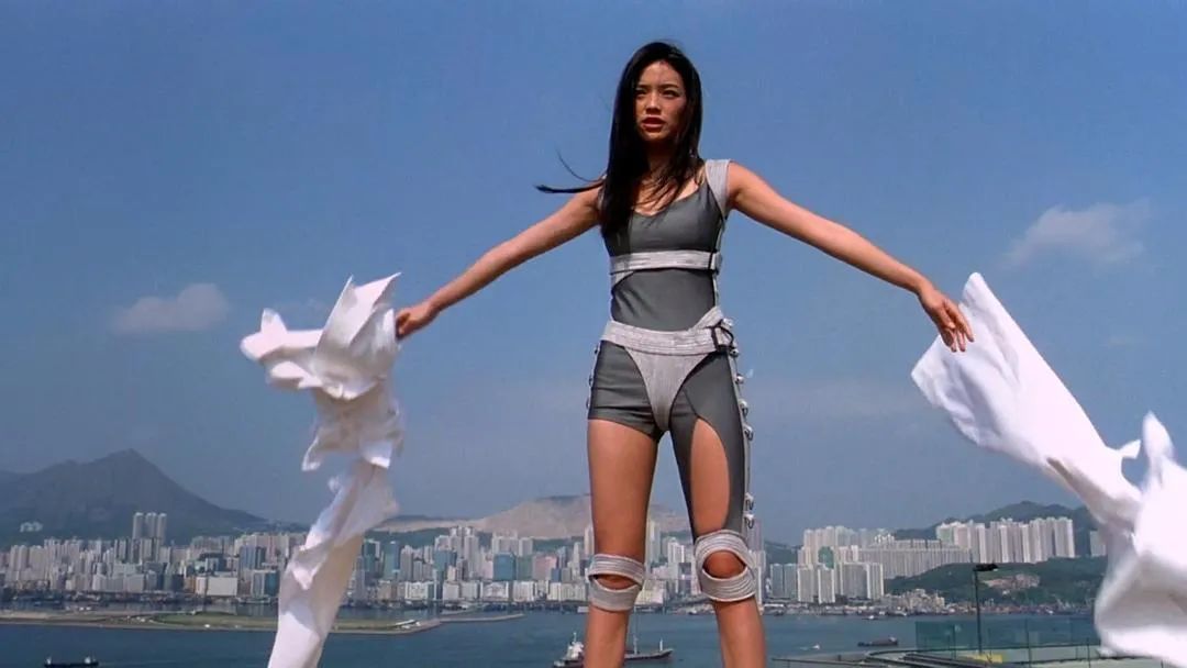 甚至她还和"大哥"杰森斯坦森合作过《玩命快递