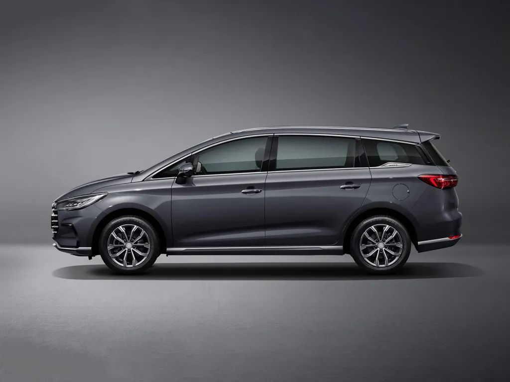 比亚迪又一67座车新款上市尺寸加长售948万起