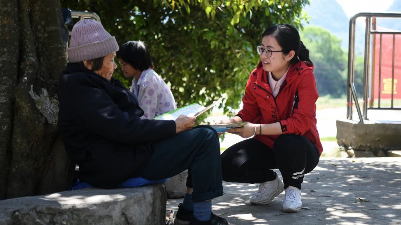 容错机制为何在一些地方成了"墙上画大饼"?|基层干部_新浪新闻