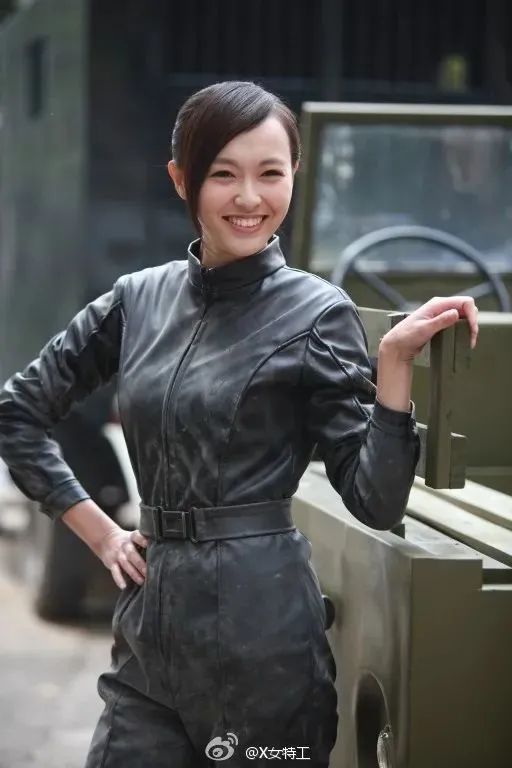 《x女特工》中有一个桥段,是两人跳一段喜剧化的探戈.