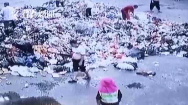 看看新闻|38000元现金被误扔！他们在30吨垃圾里翻了4小时