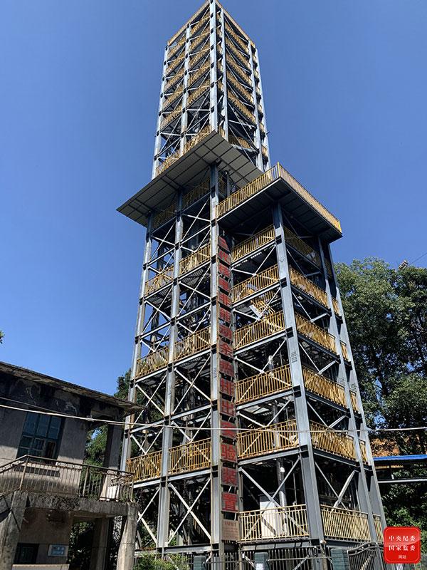 位于909基地的三代核电非能动余热排出实验装置(薛鹏 摄)