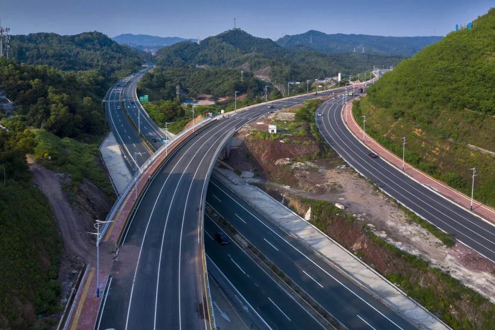 惠新大道及梅湖大道工程主线放行通车|仲恺|梅湖|通车_新浪新闻