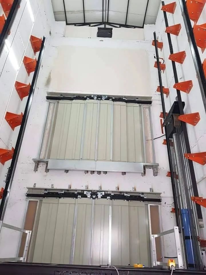 实拍:这电梯导轨支架给力!__财经头条