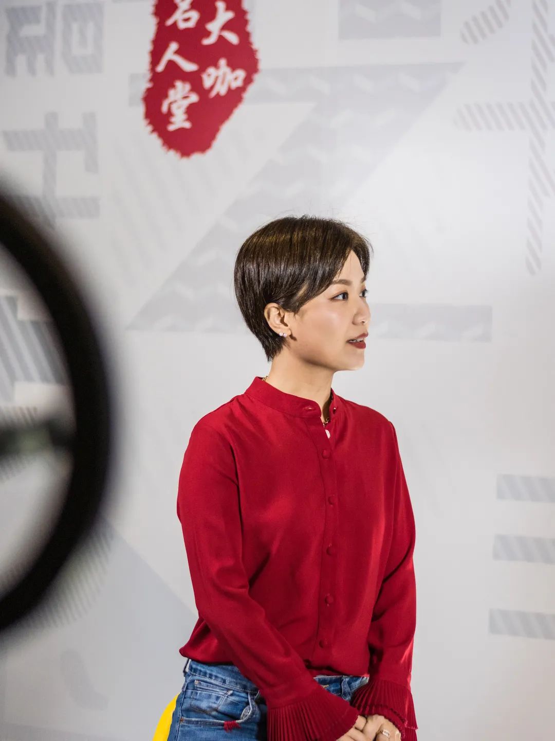 《今日一线》竟聘用"沸羊羊"来当新闻主播?这样太.