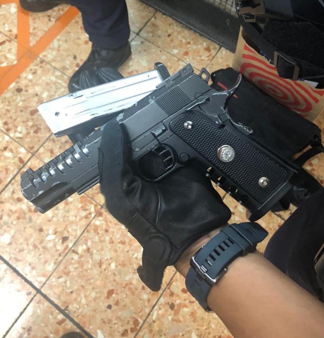 图自香港警察脸书