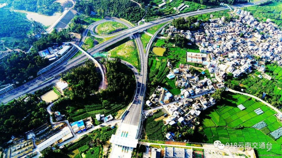 玉溪市澄江市,江川区境内,起于澄江市山冲新村,接昆明东南绕城高速