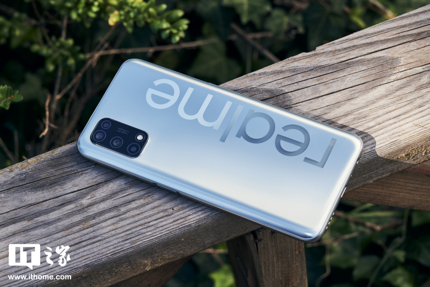 【it之家开箱】realme真我v5手机开箱图赏