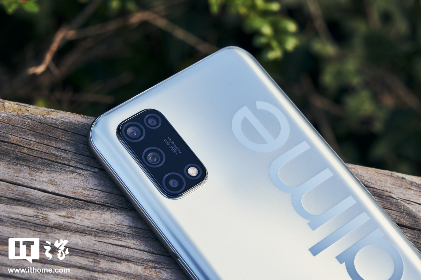 【it之家开箱】realme真我v5手机开箱图赏