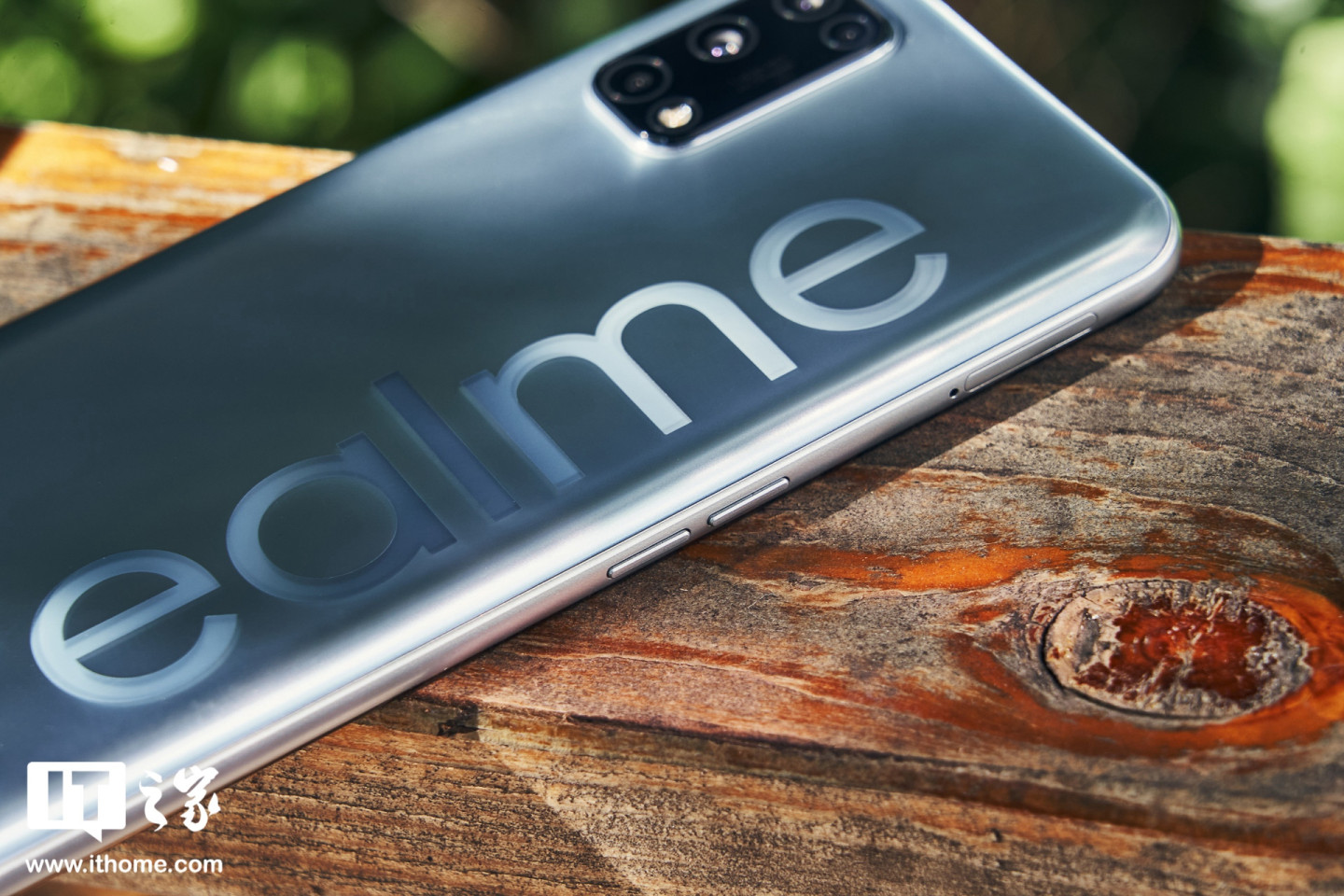 【it之家开箱】realme真我v5手机开箱图赏