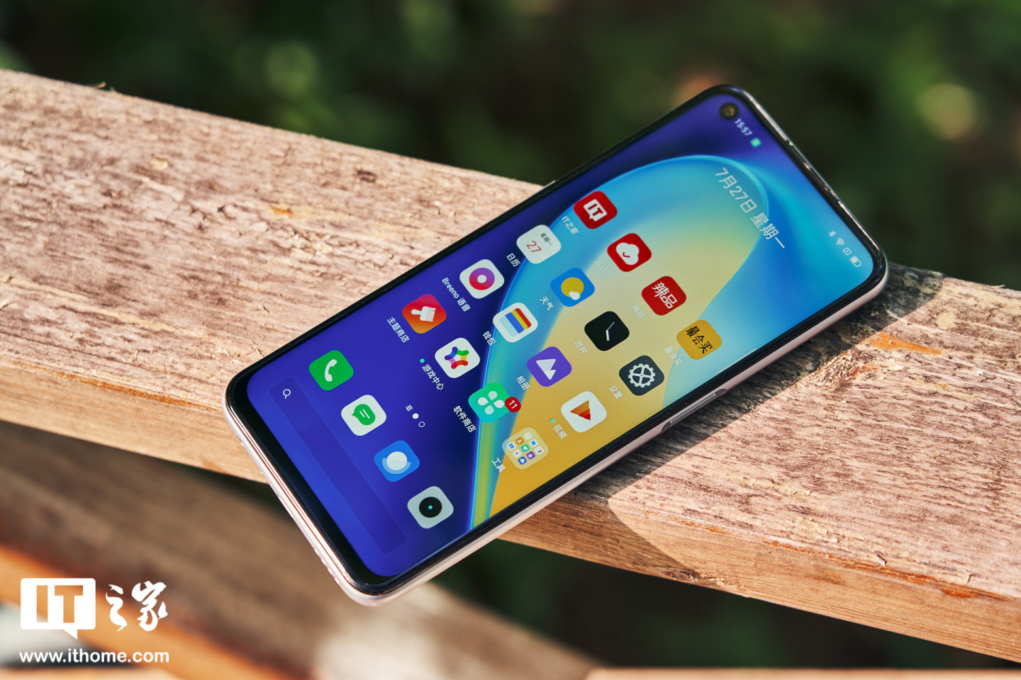 【it之家开箱】realme真我v5手机开箱图赏