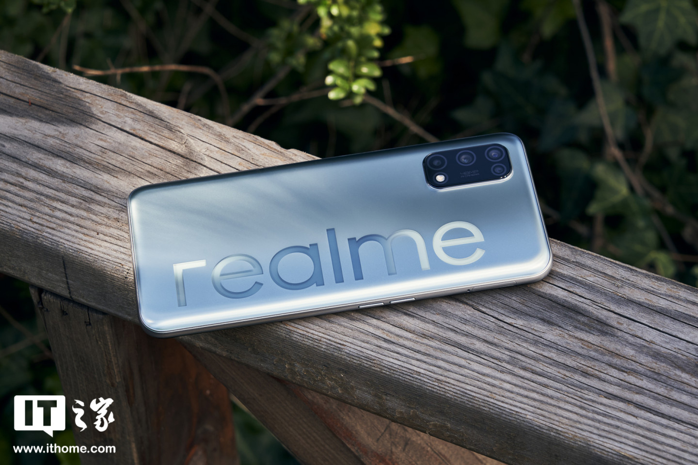 【it之家开箱】realme真我v5手机开箱图赏