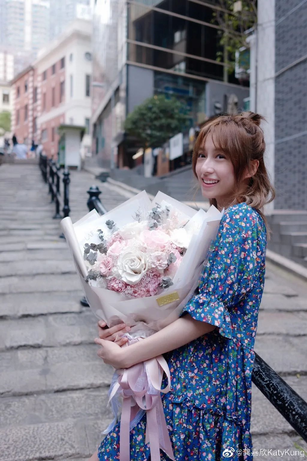 她明明长着一张邻家妹妹的脸,却演了一个癫狂女杀手|龚嘉欣|杀手