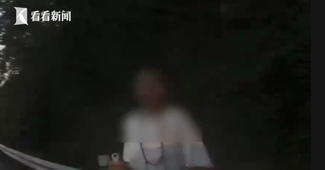 视频｜女子计划徒步上千公里 却将婴儿车推上高速...休闲区蓝鸢梦想 - Www.slyday.coM