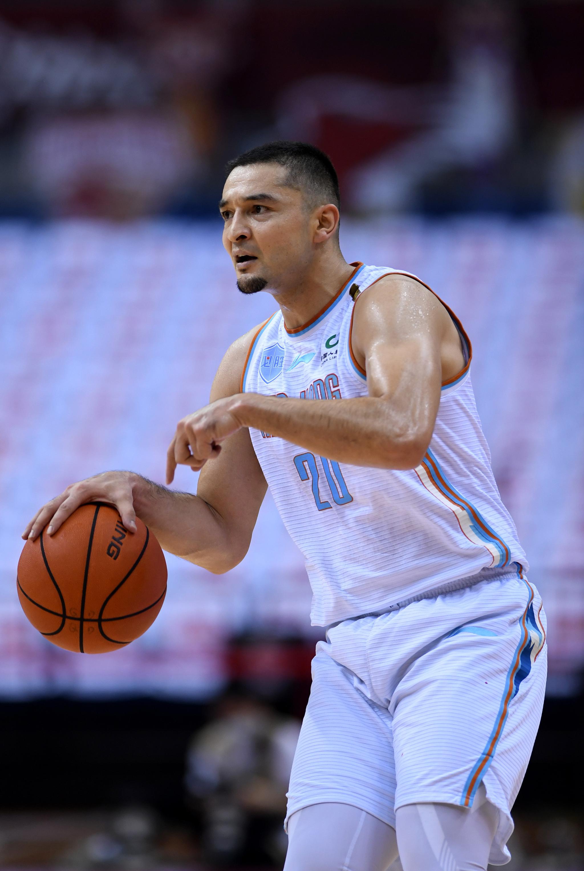 西热力江——新疆男篮的"大心脏"