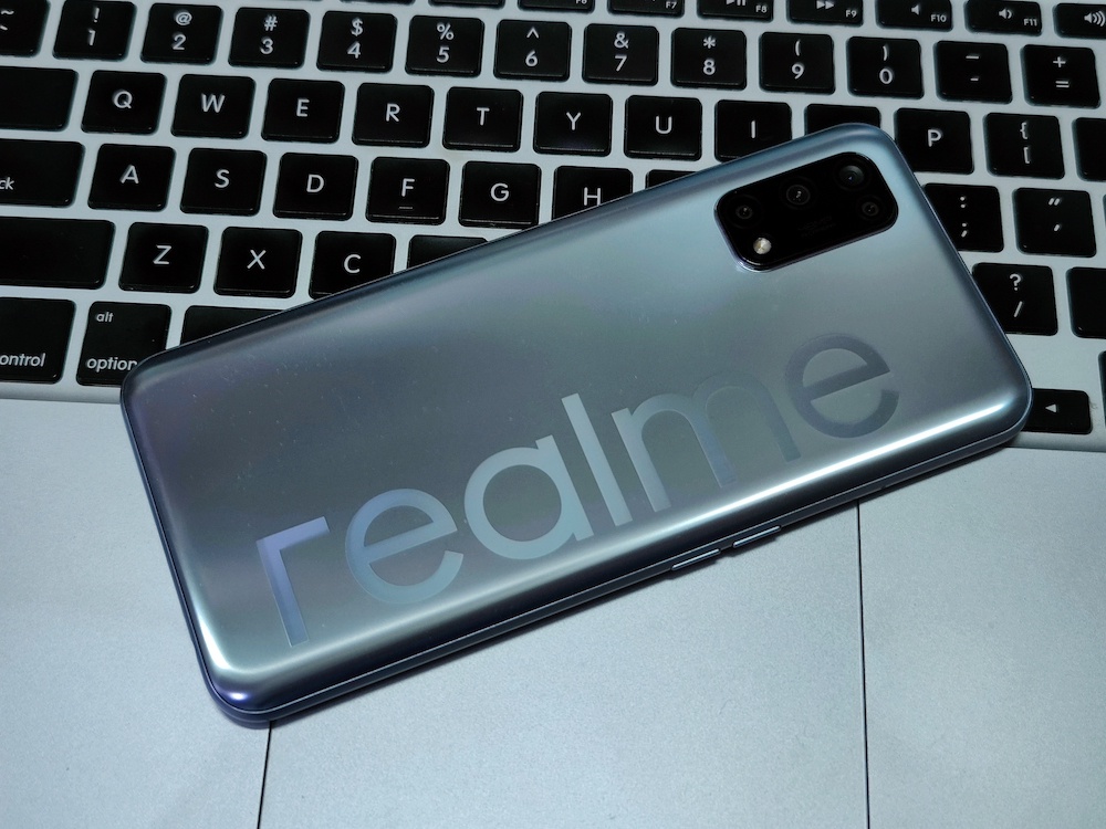 realme 真我 v5,年轻时尚的 5g 潮玩前后五摄新机