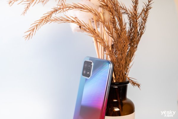 oppo a72真机图赏:轻薄好手感 潮流新配色,5g手机尝鲜首选