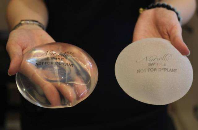 女性乳房太小想隆胸 三亚隆胸假体该怎么选?