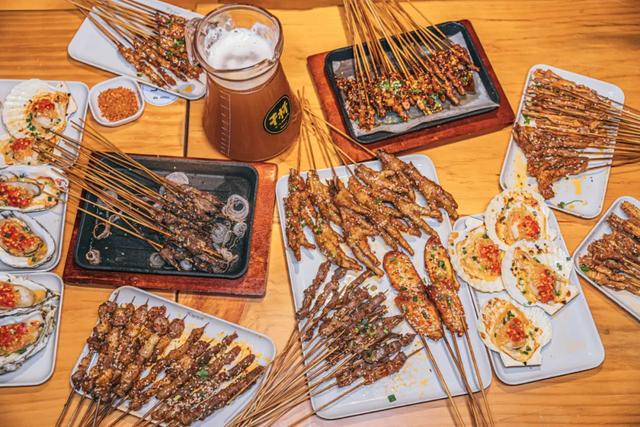 八月了来武汉吃烧烤呀